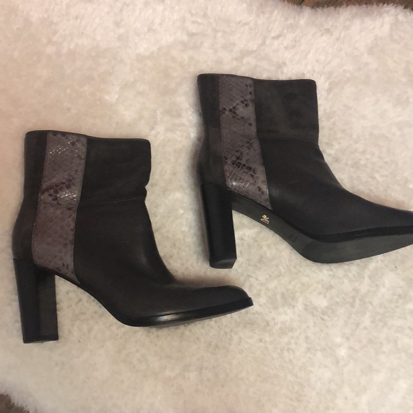 Diane Von Furstenberg grey leather heeled ankle boots, size 6.5 - Picture 2 of 6